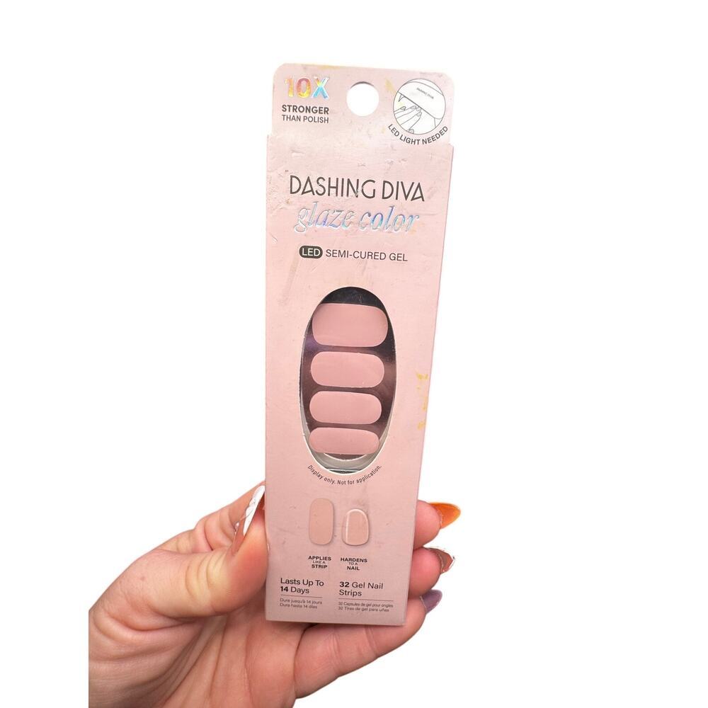 5/$25 NWT Dashing Diva Glaze Color LED Semi-cured Gel Strips